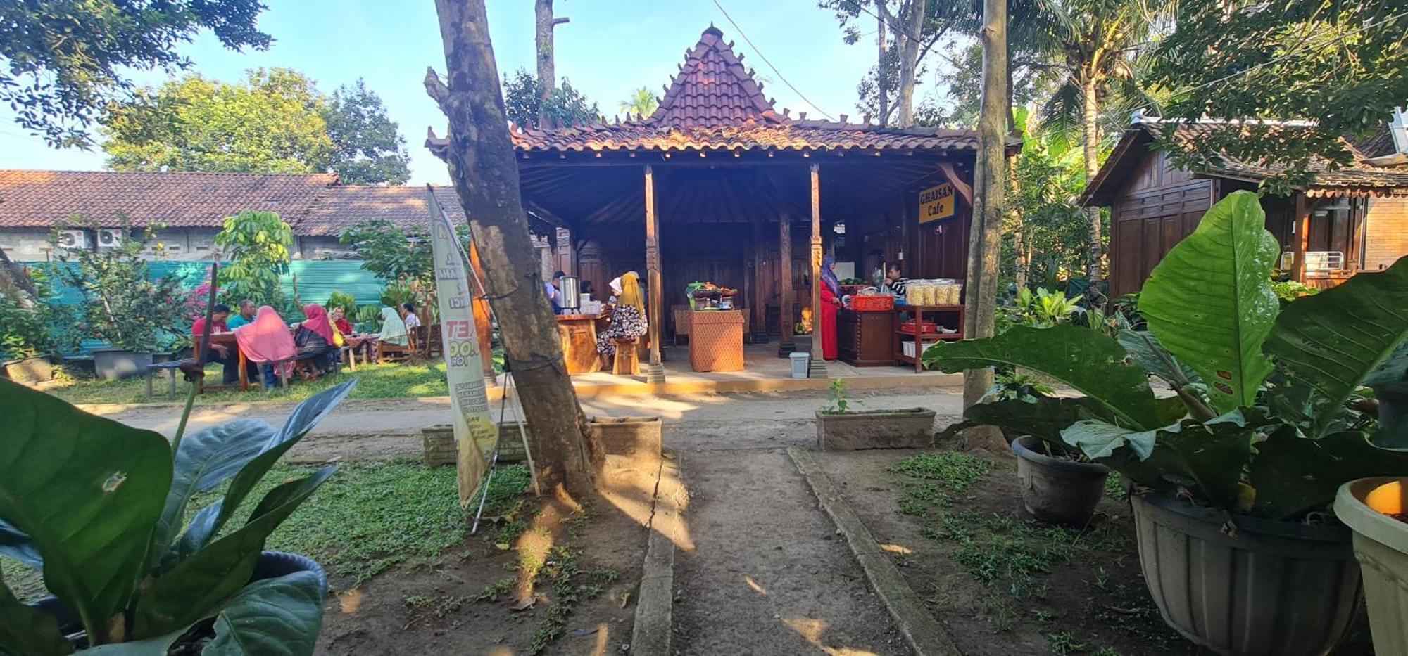 Anugrah Borobudur Magelang Exterior photo