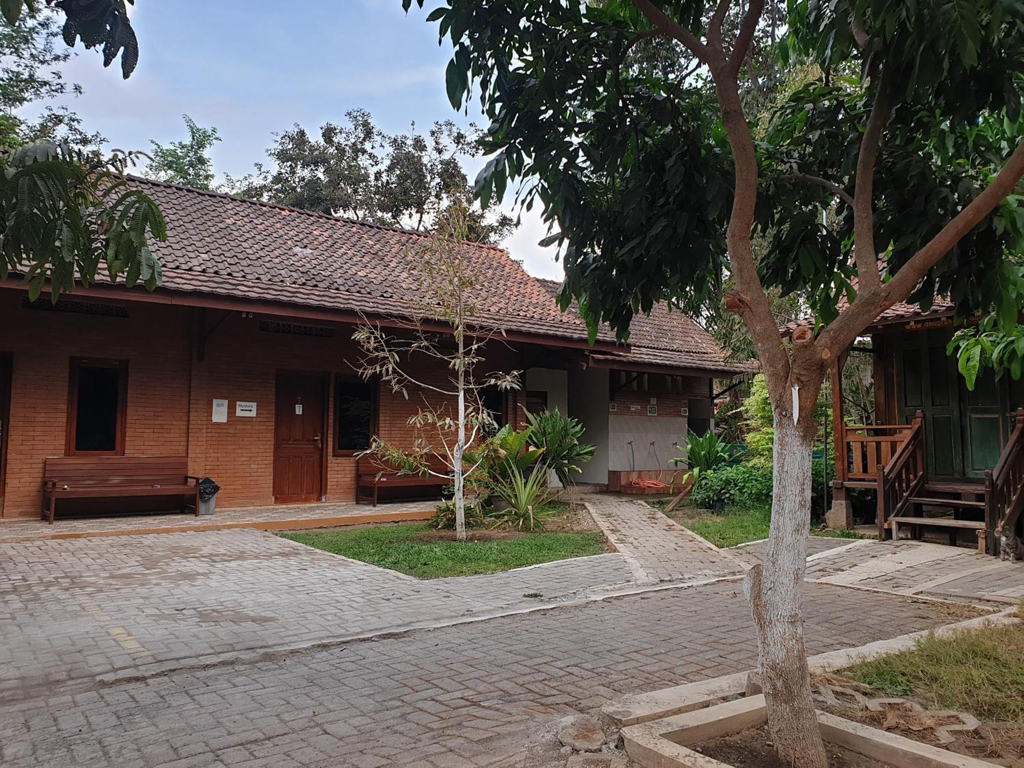 Anugrah Borobudur Magelang Exterior photo