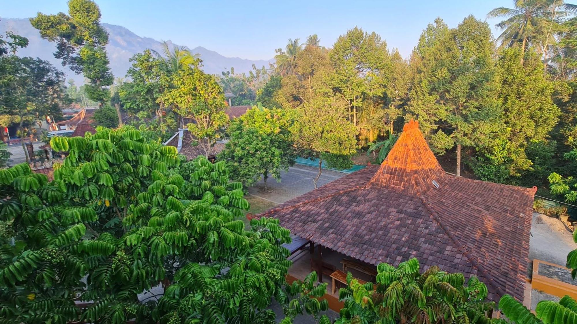 Anugrah Borobudur Magelang Exterior photo